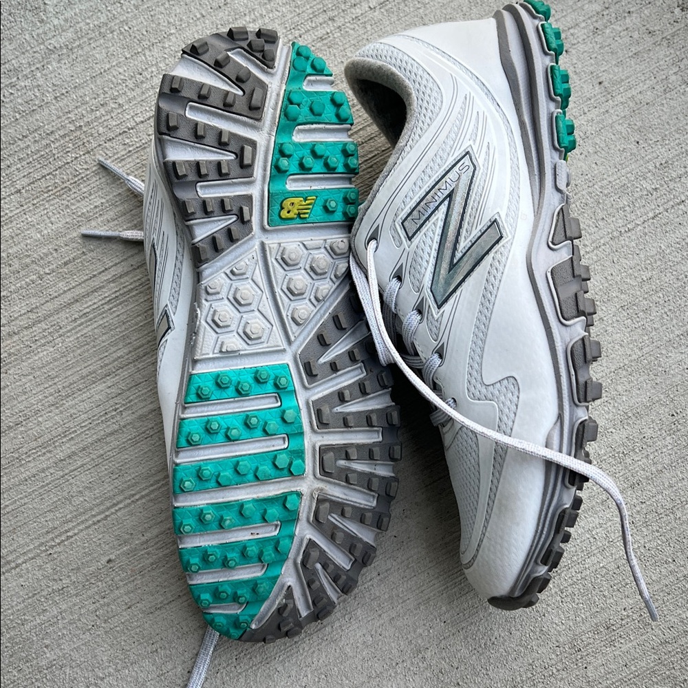 New Balance Minimus Women's White Athletic Shoes - Picture 6 of 8